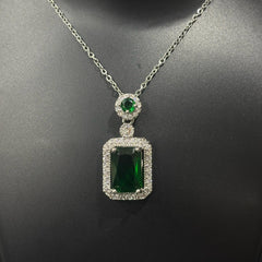 Elegant Emerald Green Pendant Necklace