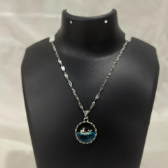 CHARMING SILVER WHALE PENDANT NECKLACE