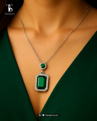 Elegant Emerald Green Pendant Necklace