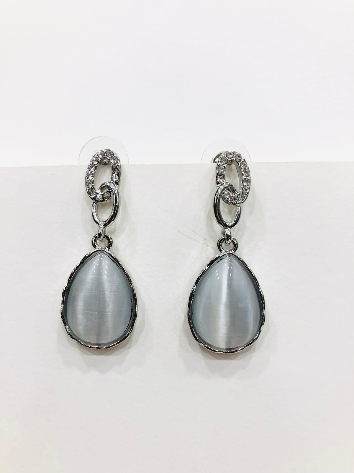 CHIC CRYSTAL DROP EARRINGS