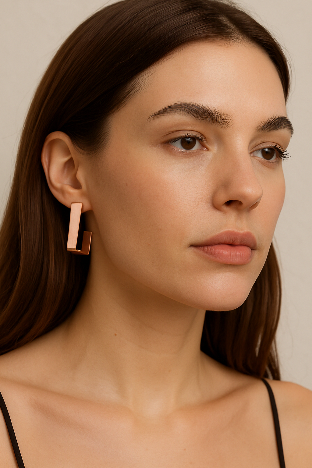 SCULPTED GEO-HOOP EARRINGS