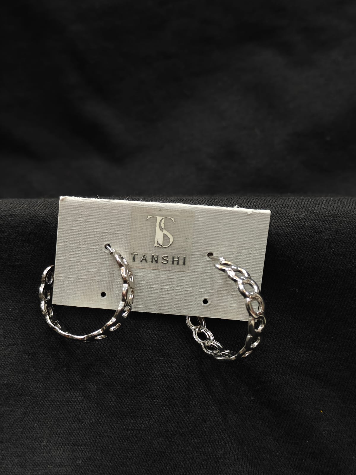 CHAIN-LINK HOOP EARRINGS