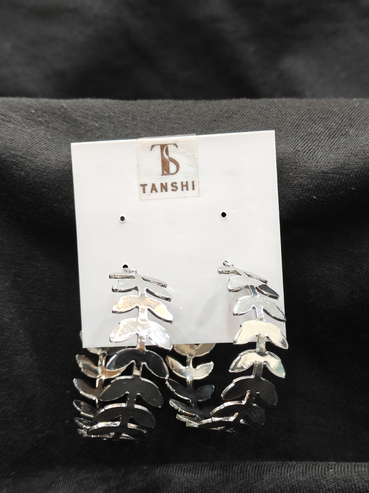 Silver Leaf Hoop Earrings – Nature-Inspired Elegance!