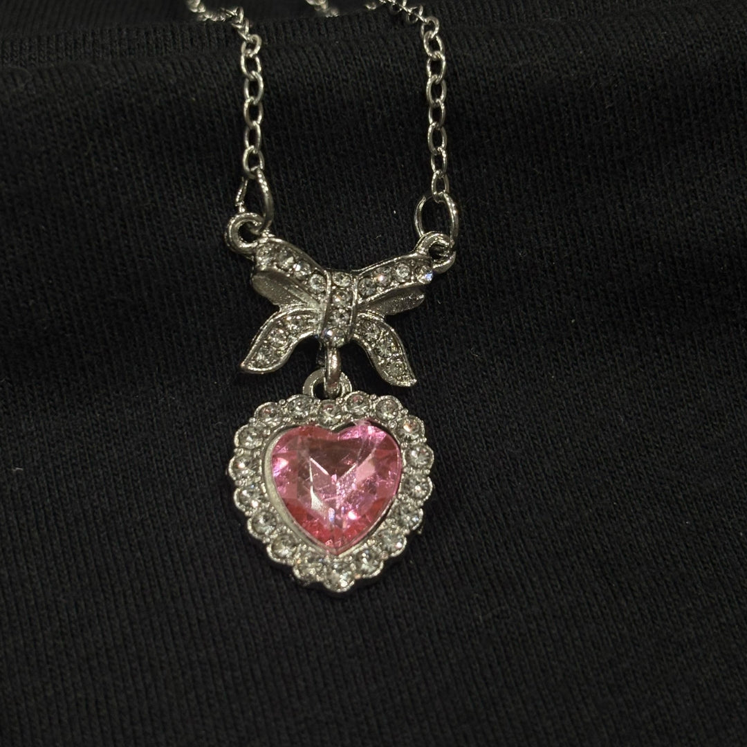 Romantic Pink Heart Pendant Necklace – A Symbol of Love & Elegance! 💖✨
