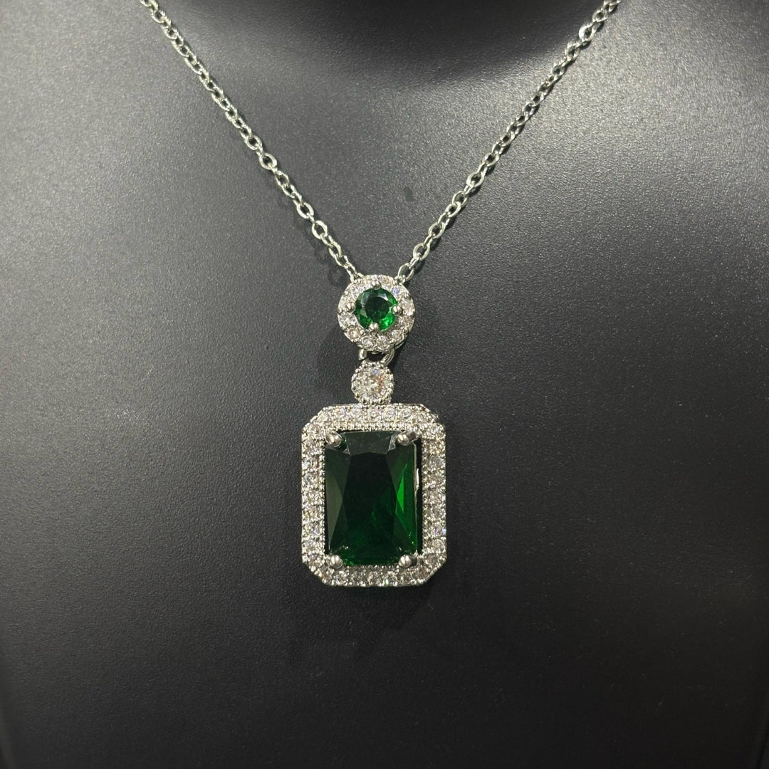 Elegant Emerald Green Pendant Necklace