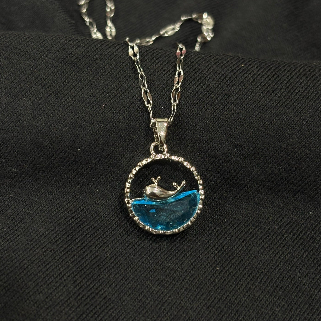 CHARMING SILVER WHALE PENDANT NECKLACE