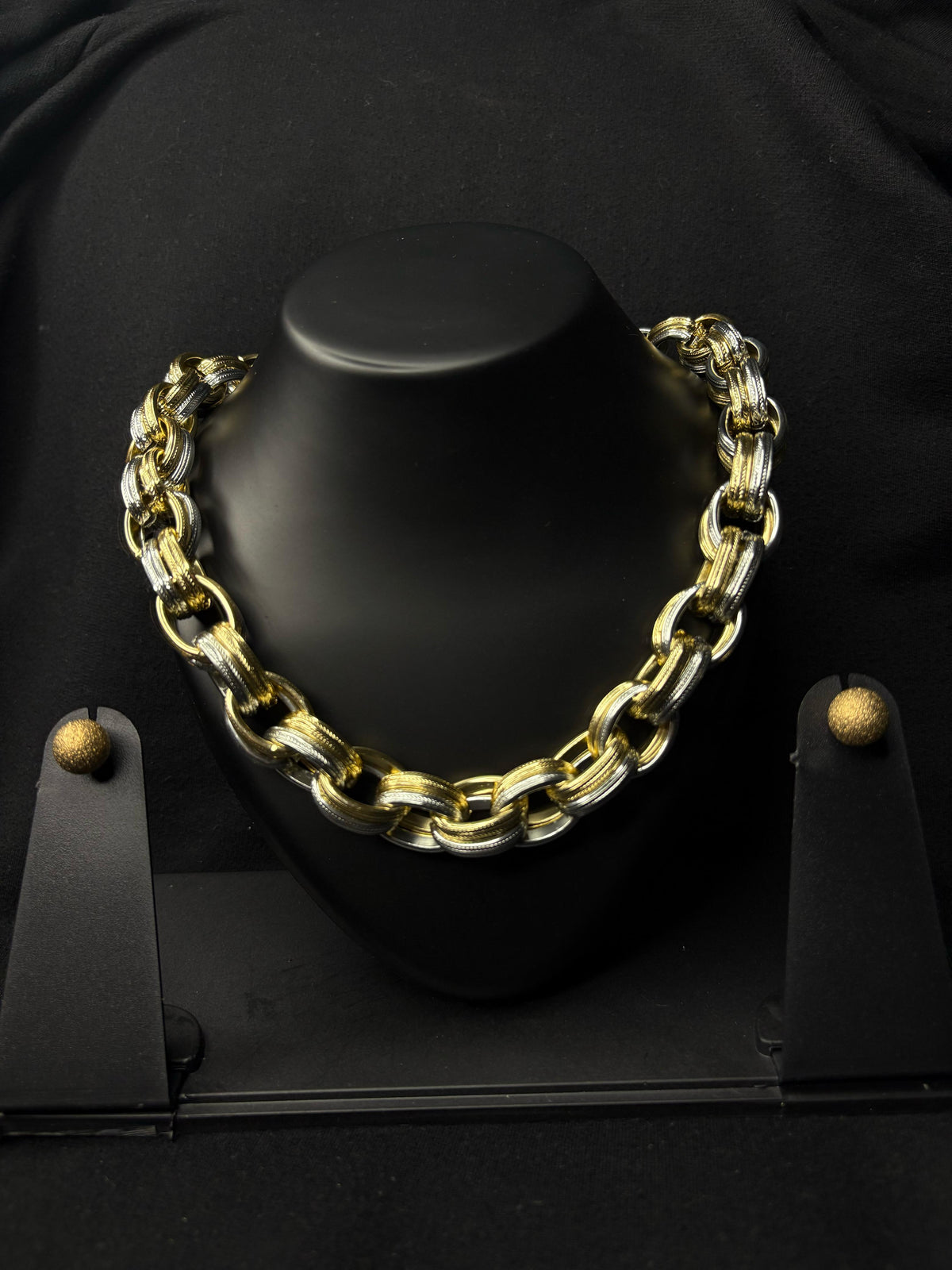 ✨ Bold & Elegant Two-Tone Chunky Chain Necklace ✨