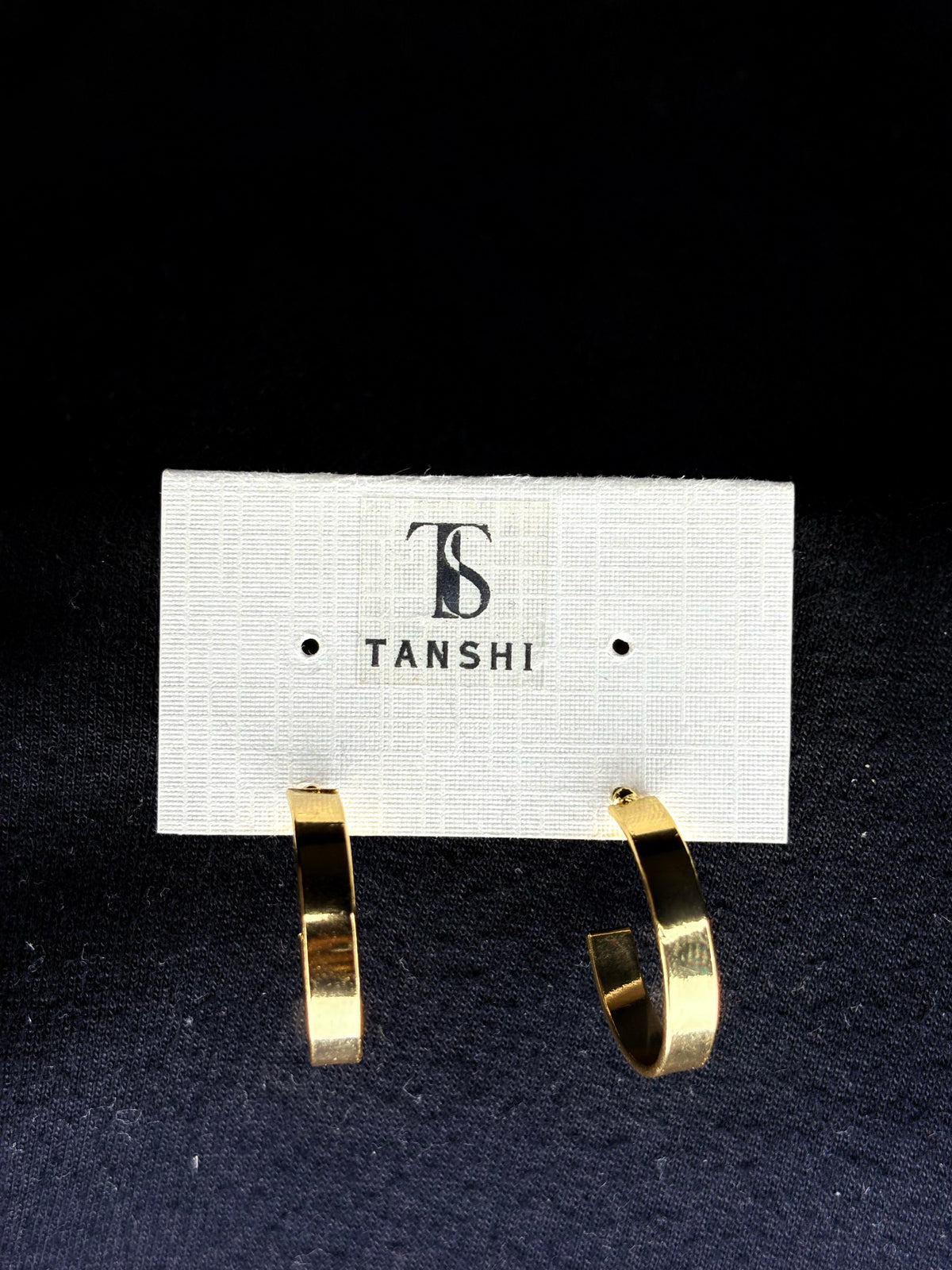 Timeless Gold-Tone Hoop Earrings – Minimal & Elegant ✨