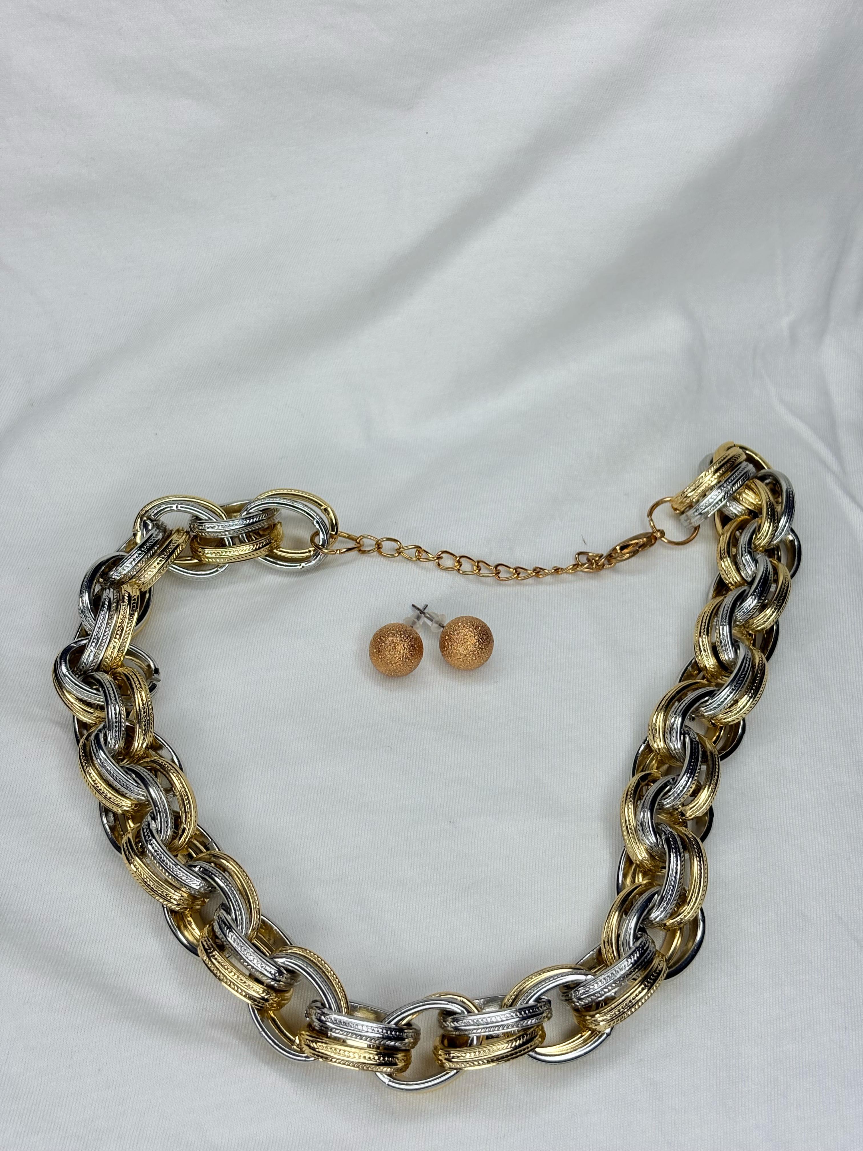 ✨ Bold & Elegant Two-Tone Chunky Chain Necklace ✨