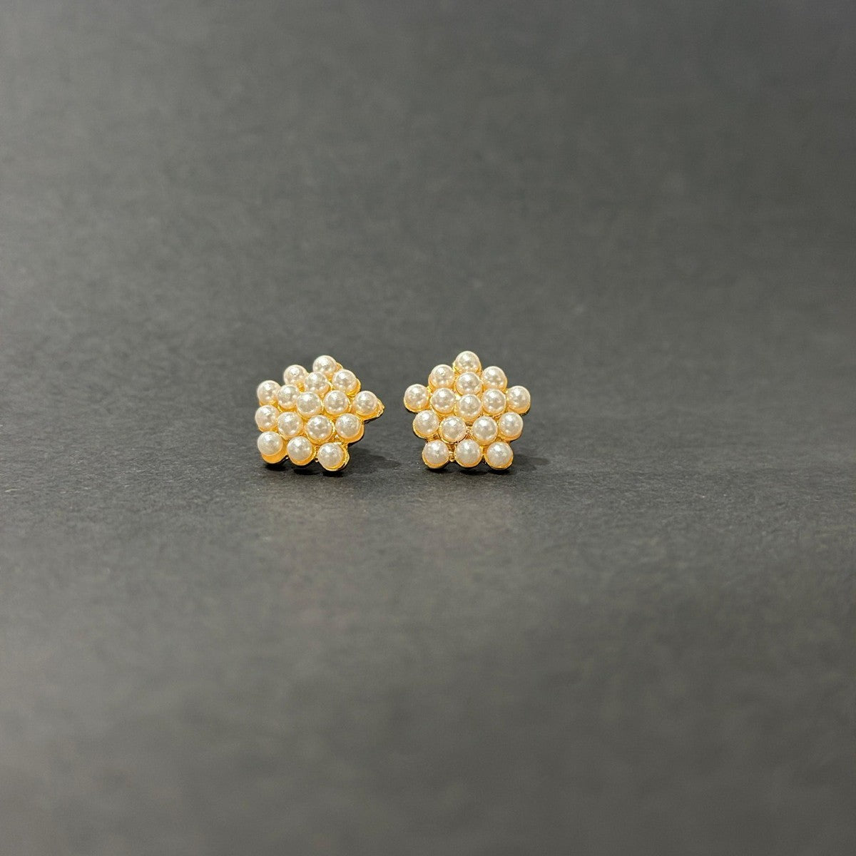 PEARL BOOM STUDD EARRINGS