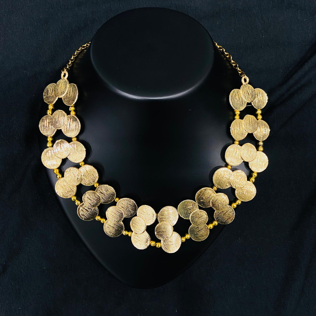 BOLD, ELEGANT AND UNFORGETTABLE DOUBLE LAYERED (Copy)
