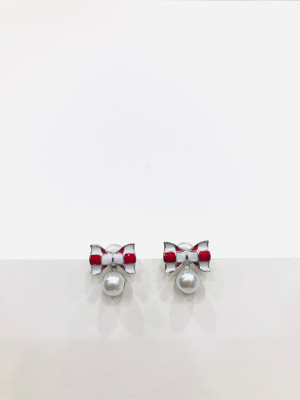 🎀 BOW AND PEARL DELIGHT STUDS