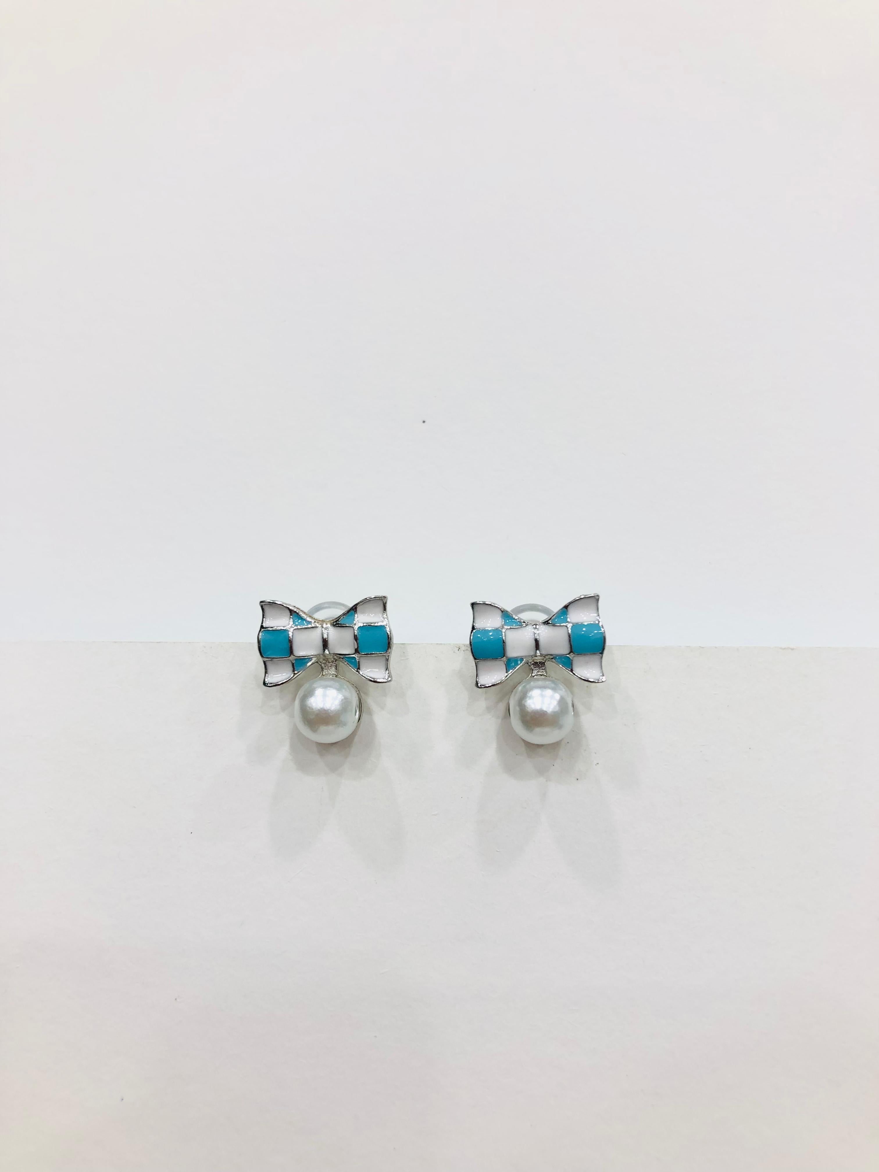 🎀 BOW AND PEARL DELIGHT STUDS