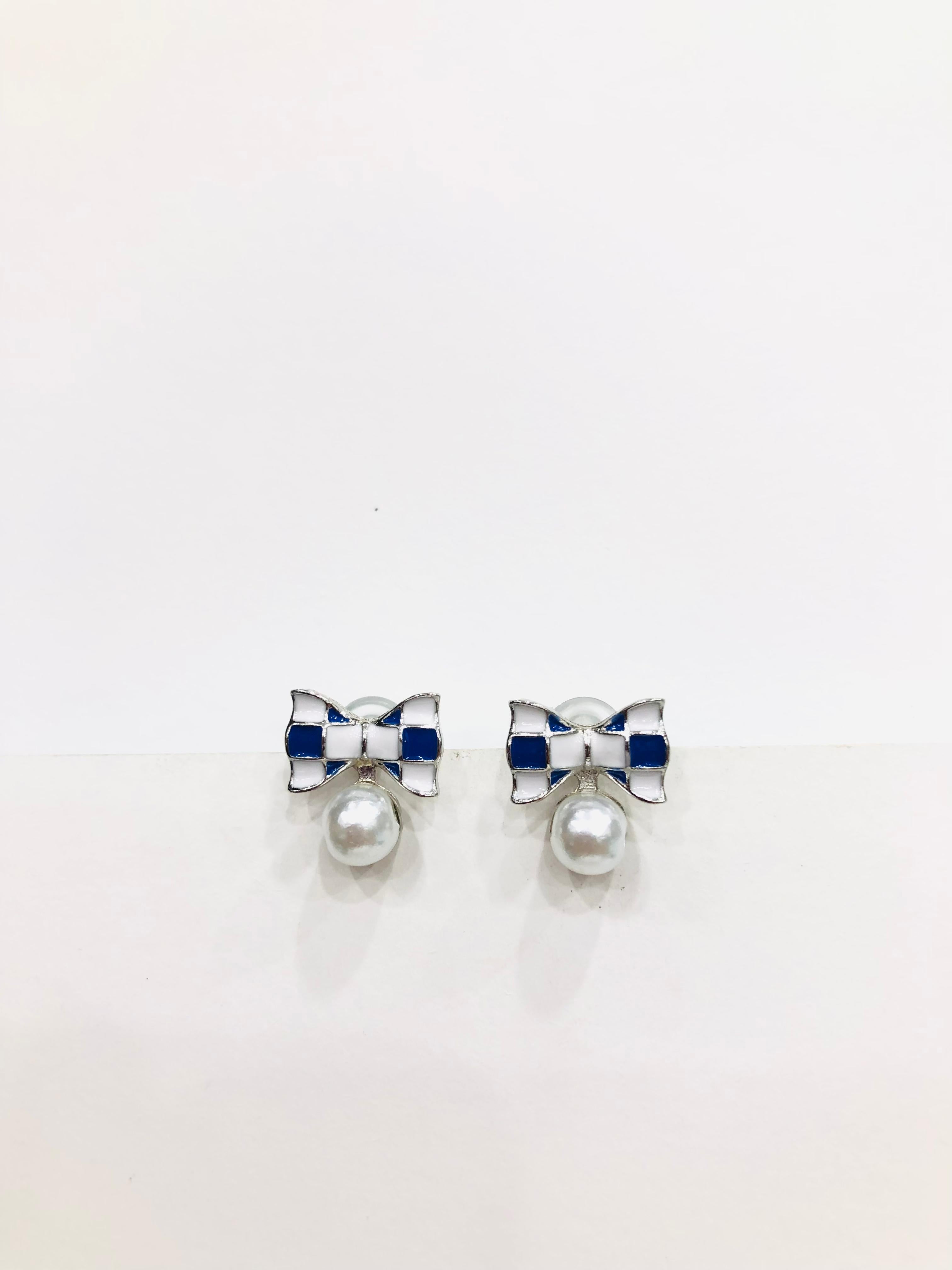🎀 BOW AND PEARL DELIGHT STUDS