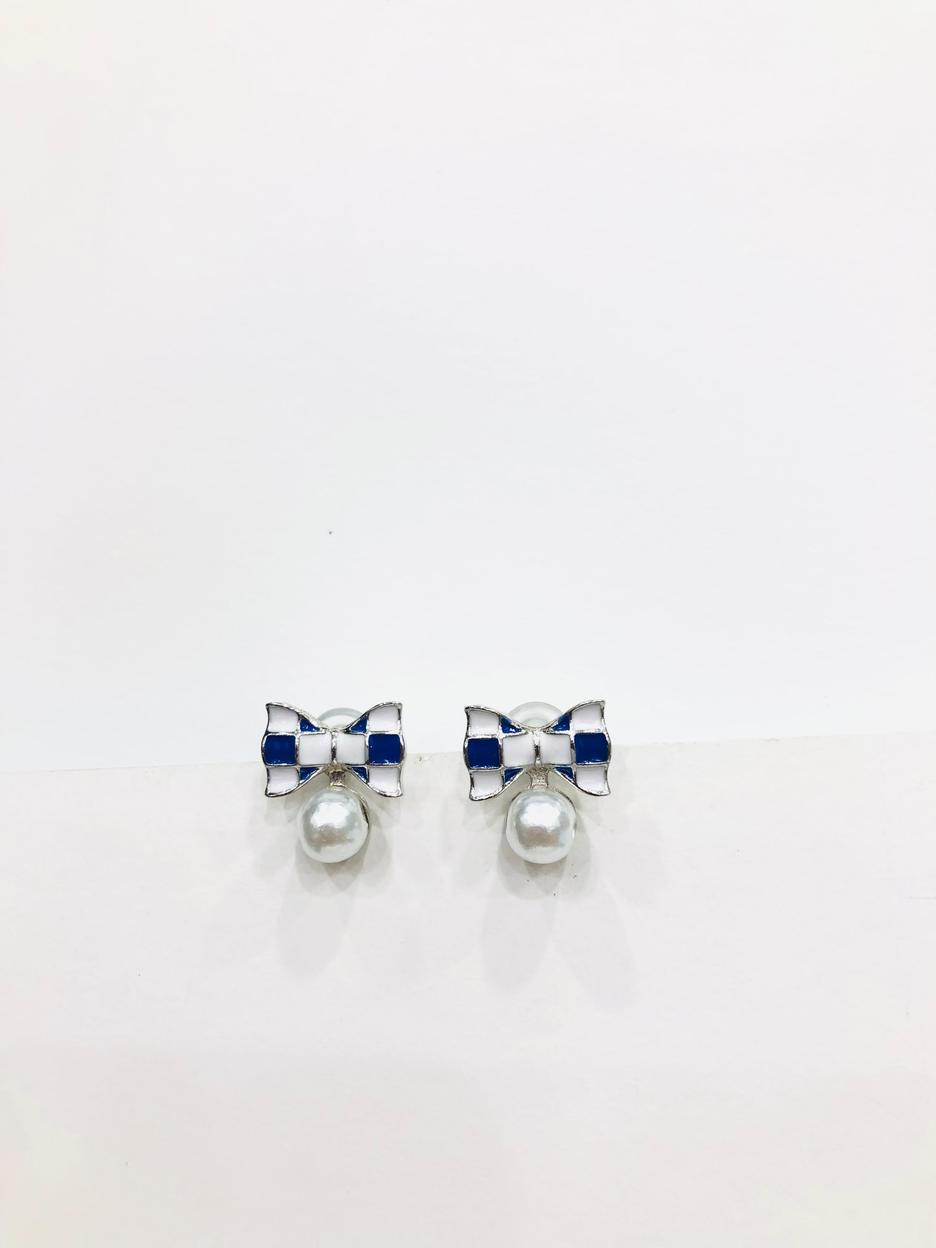 🎀 BOW AND PEARL DELIGHT STUDS